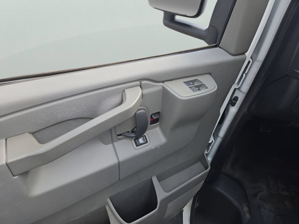 Used 2019 GMC Savana 3500 w/ Power Convenience Package RWD image 8