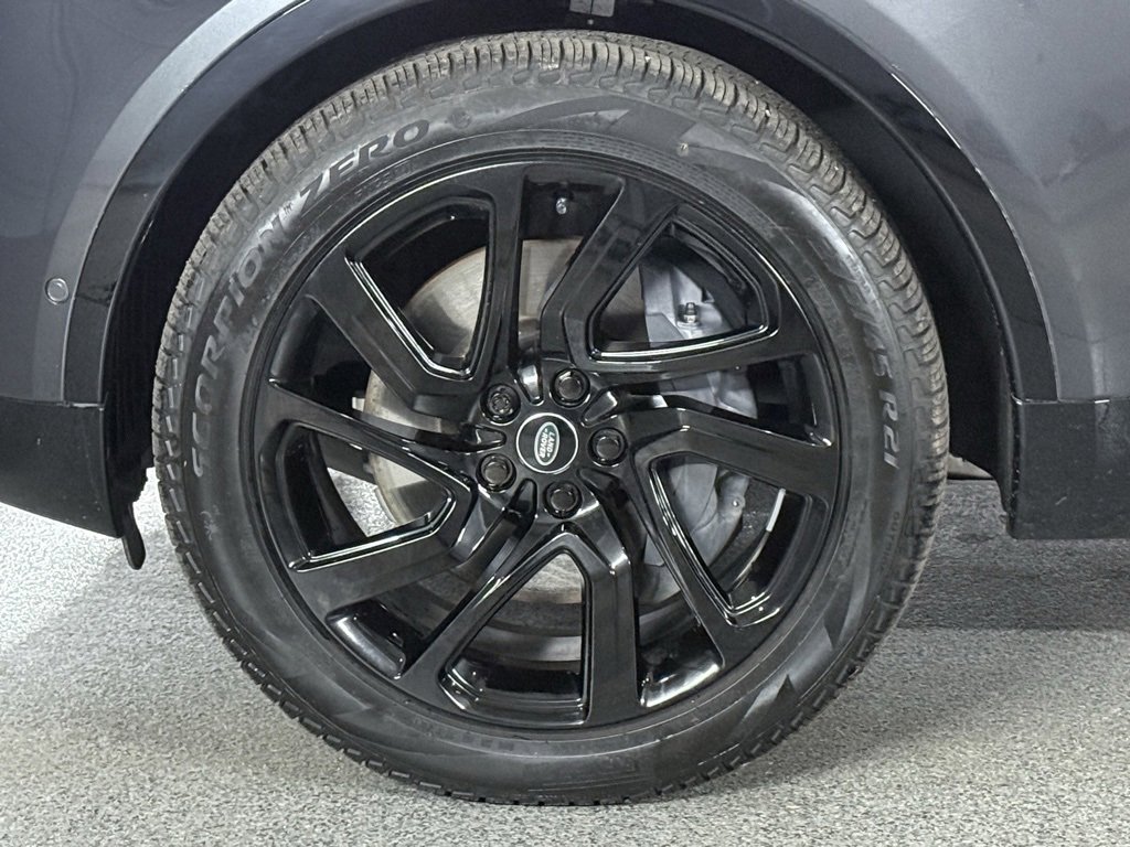Used 2022 Land Rover Discovery HSE R-Dynamic image 17