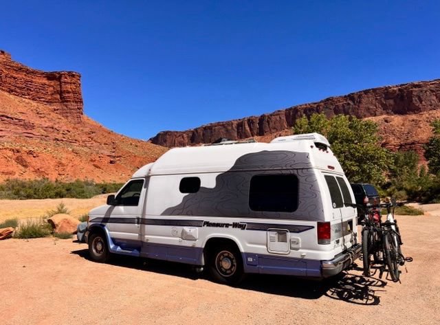 Used 2003 Ford E-350 and Econoline 350 Super Duty RWD image 23