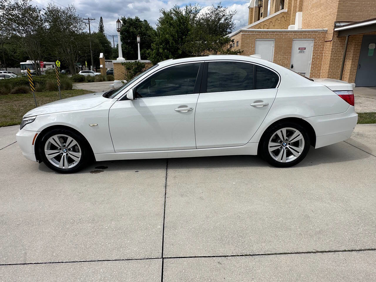 Used 2009 BMW 528i Sedan RWD image 9