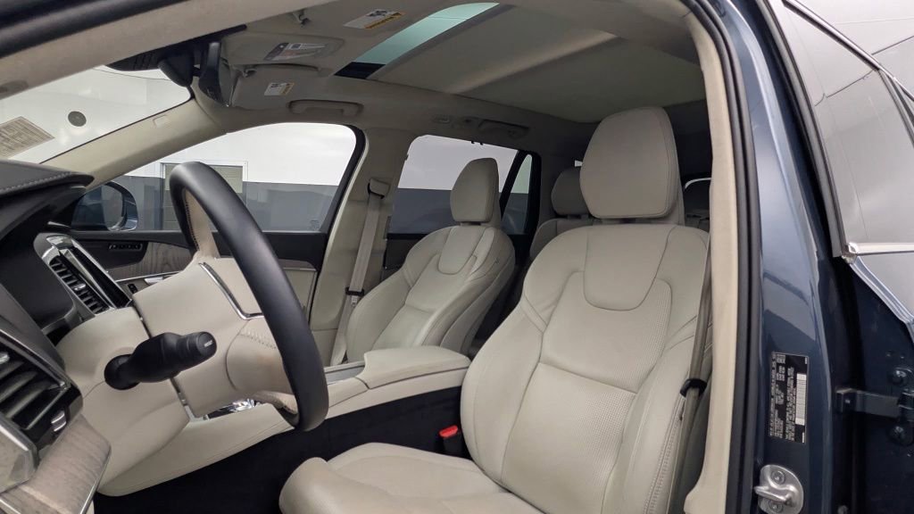 Used 2024 Volvo XC90 B6 Ultimate w/ Lounge Package image 4