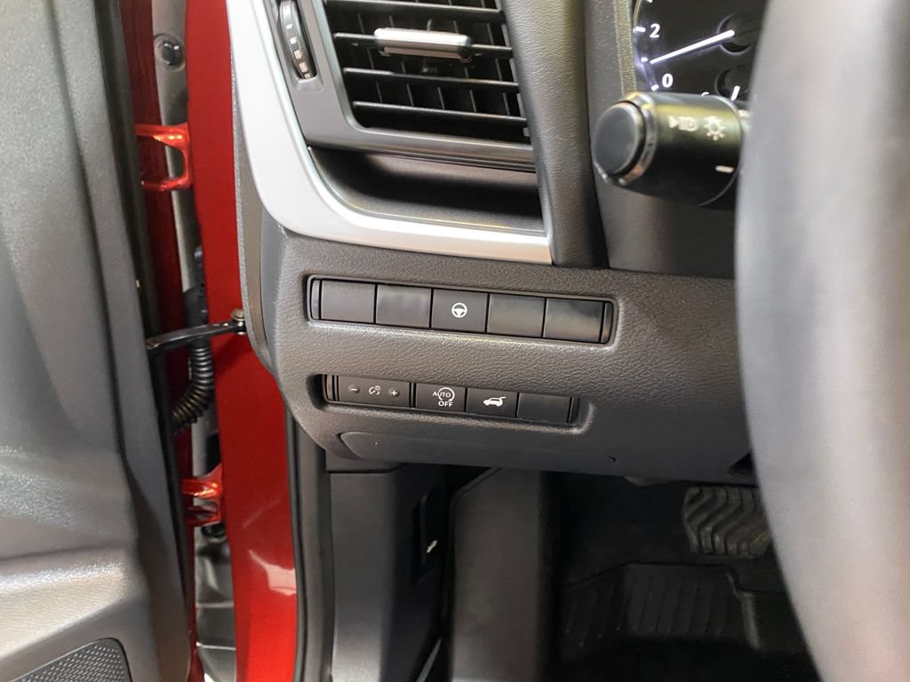 Used 2026 Nissan Rogue SV FWD image 33