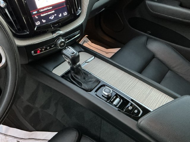 Used 2020 Volvo XC60 T6 Inscription AWD/4WD image 24