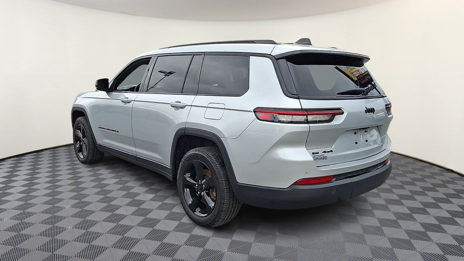 Used 2023 Jeep Grand Cherokee L Laredo AWD/4WD image 6