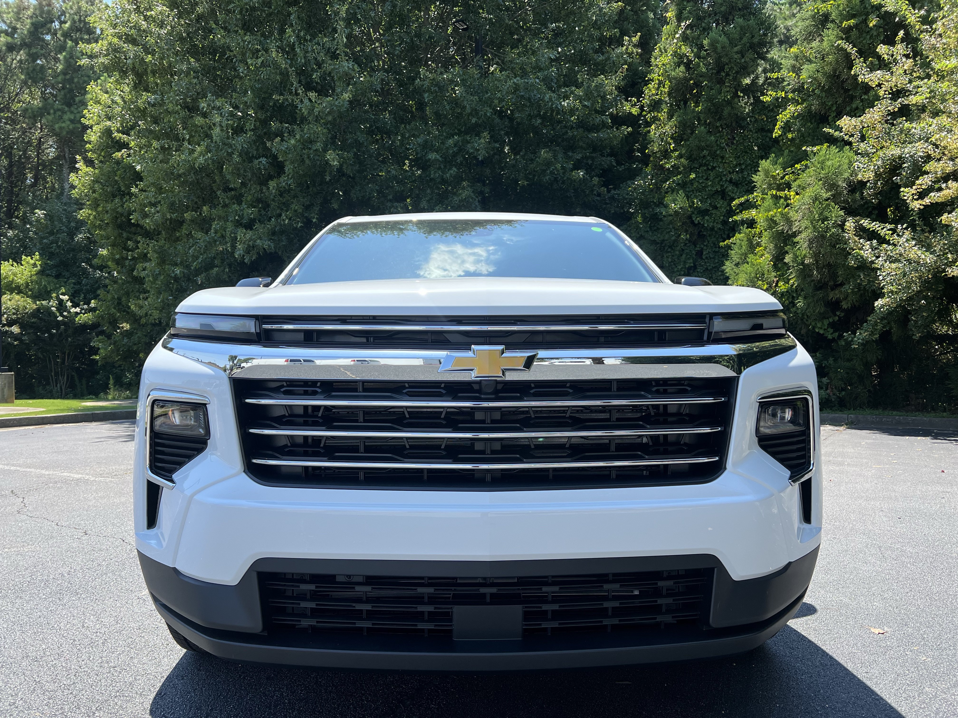 New 2027 Chevrolet Traverse LT FWD image 3