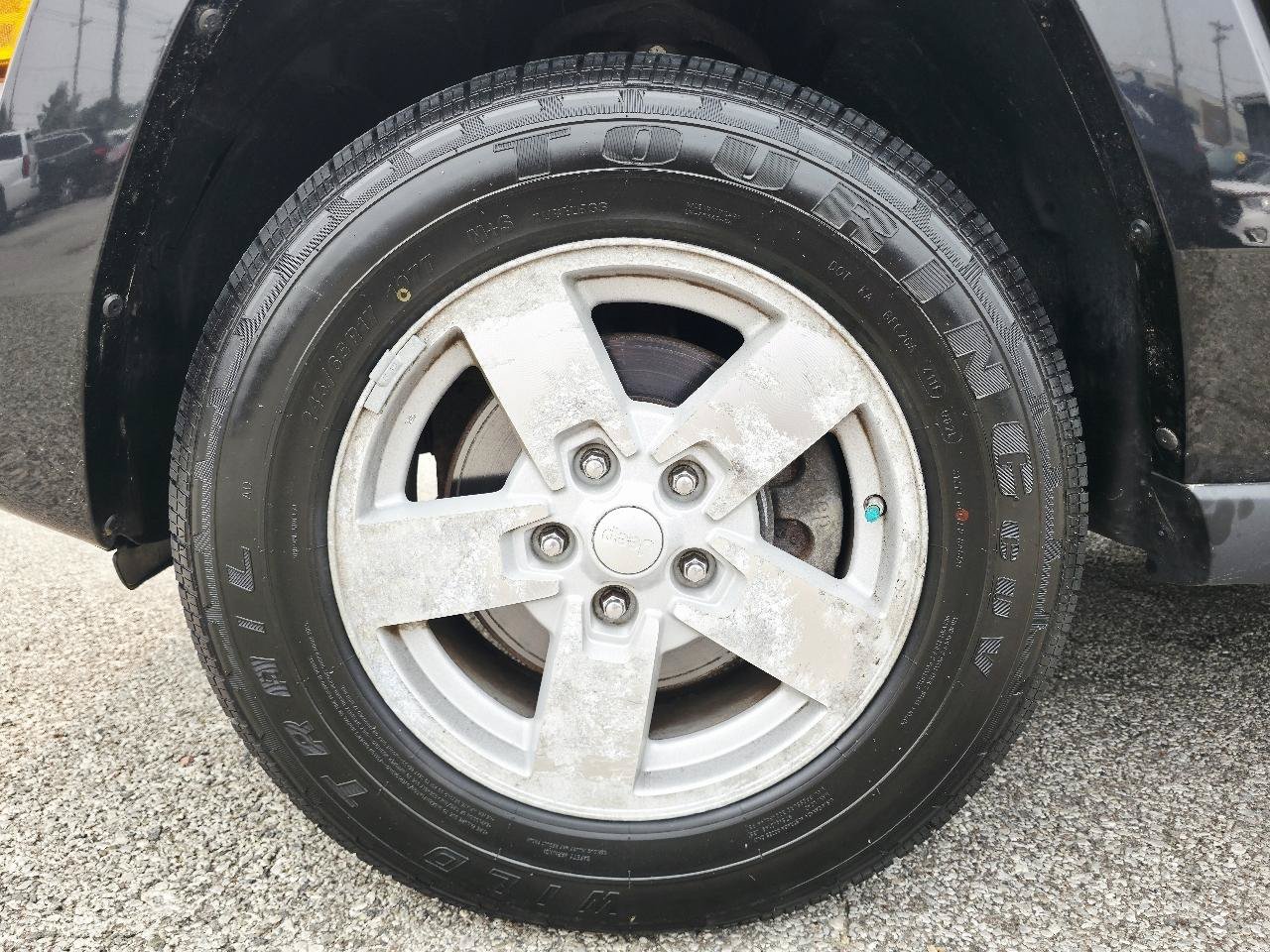 Used 2008 Jeep Commander Limited w/ Trailer Tow Group IV AWD/4WD image 9