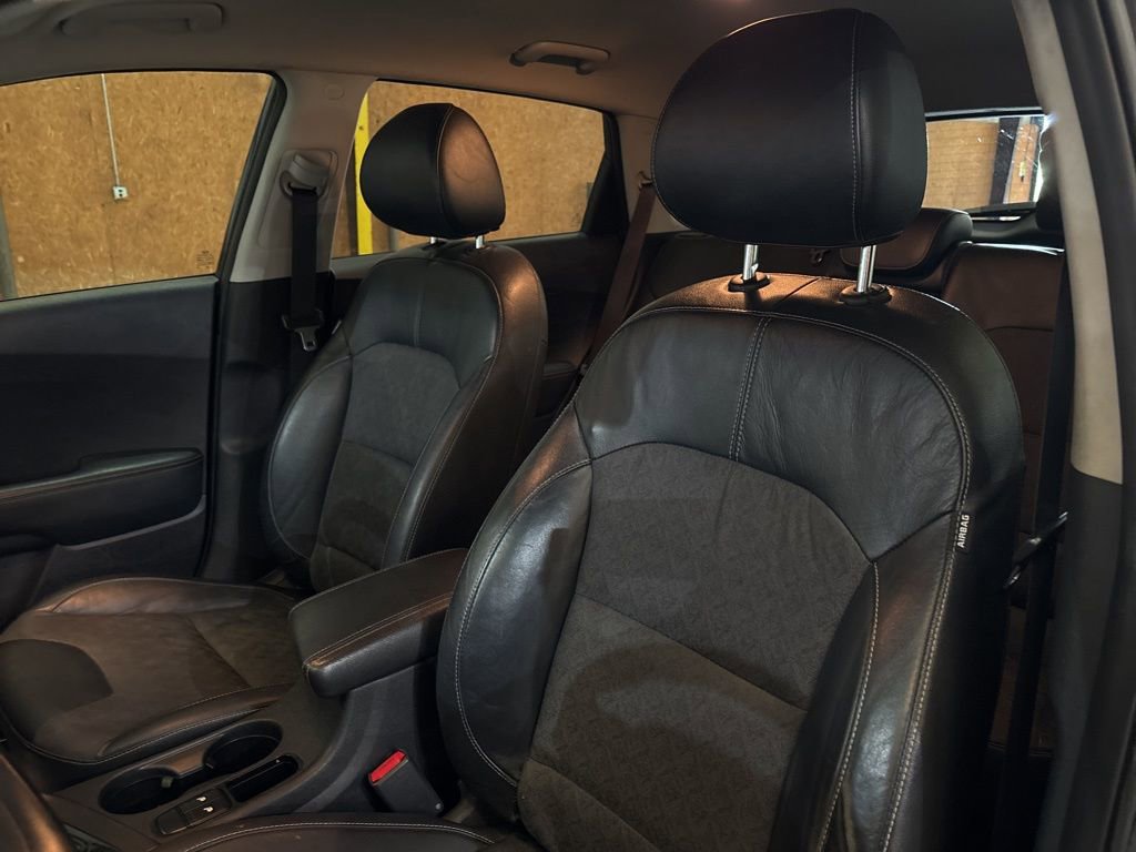 Used 2019 Kia Niro S Touring image 19