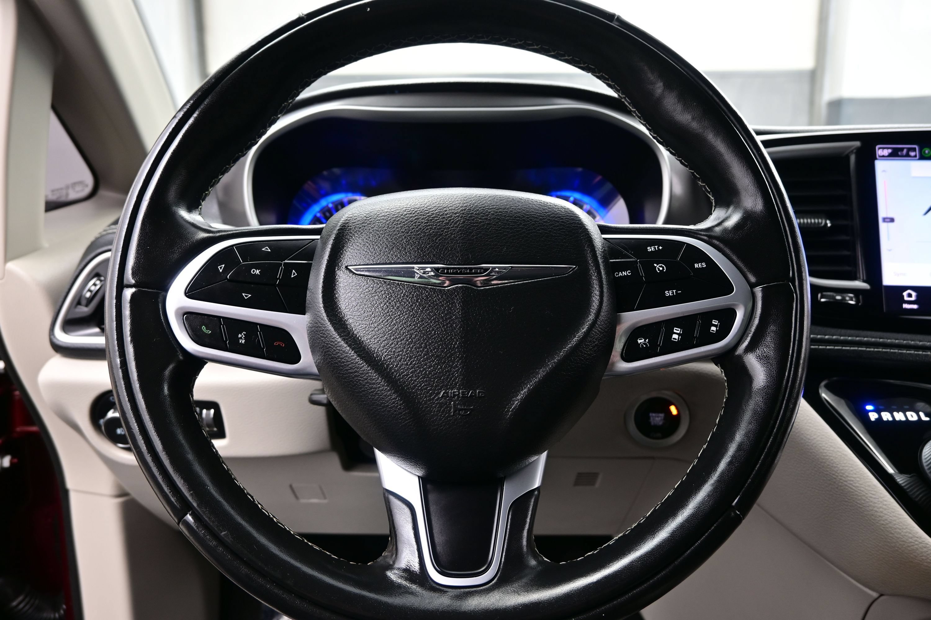 Used 2022 Chrysler Pacifica Touring-L AWD/4WD image 27