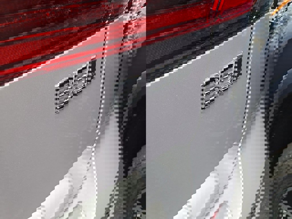 New 2026 Volvo XC60 B5 Plus w/ Protection Package Premier image 7