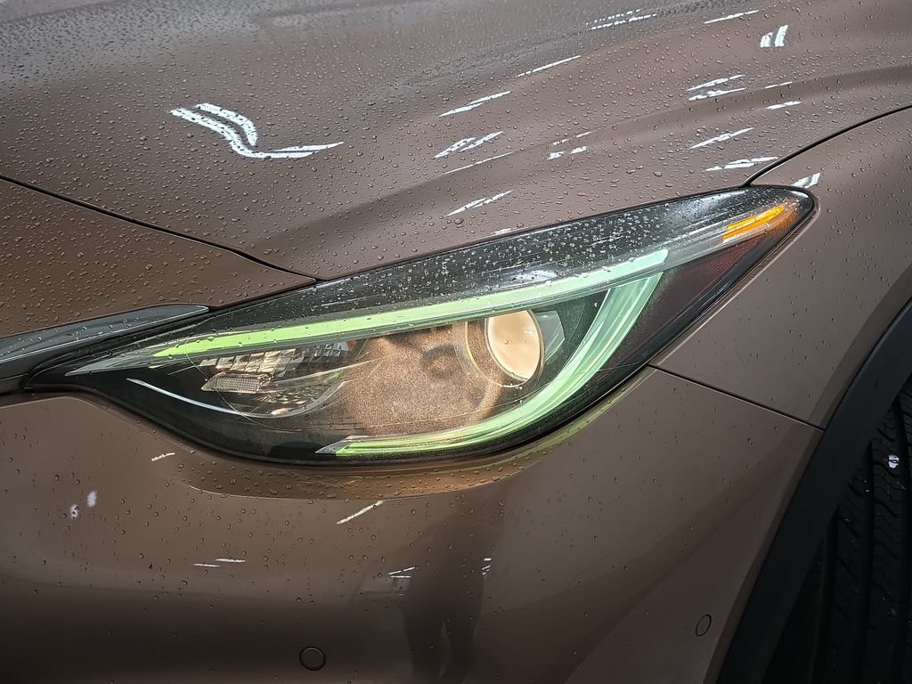Used 2017 INFINITI QX30 Premium w/ Navigation Package AWD/4WD image 29