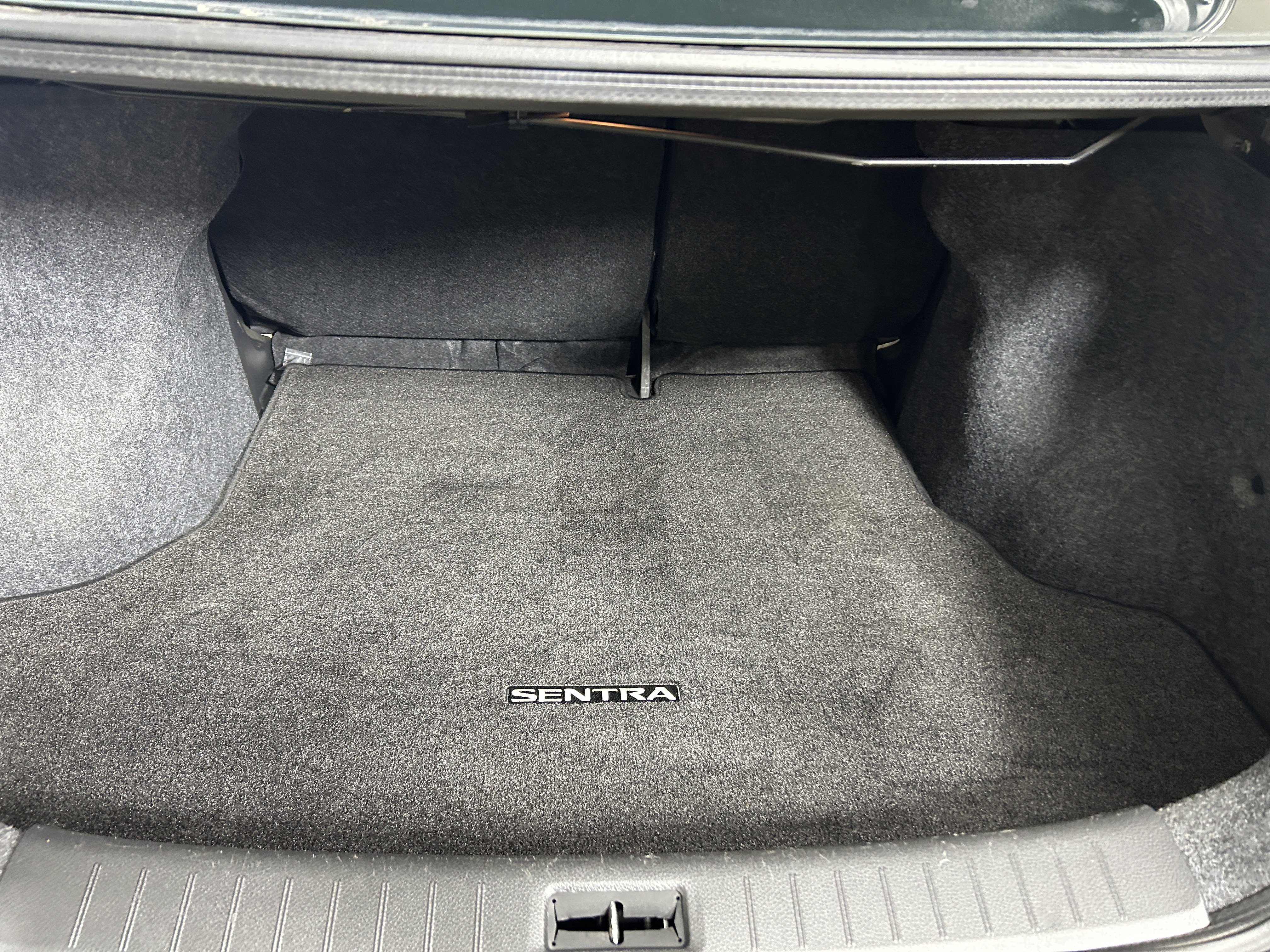 Used 2018 Nissan Sentra SV FWD image 25