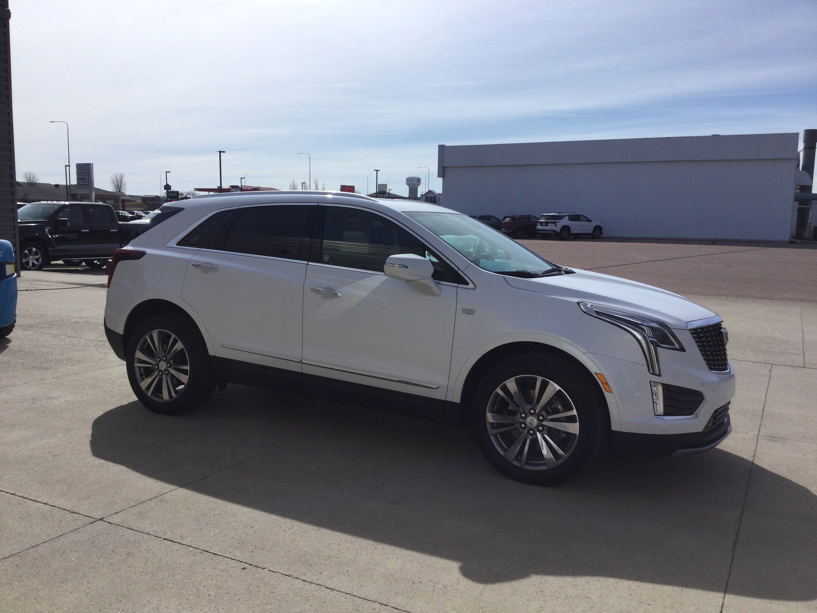 Used 2025 Cadillac XT5 Premium Luxury image 3