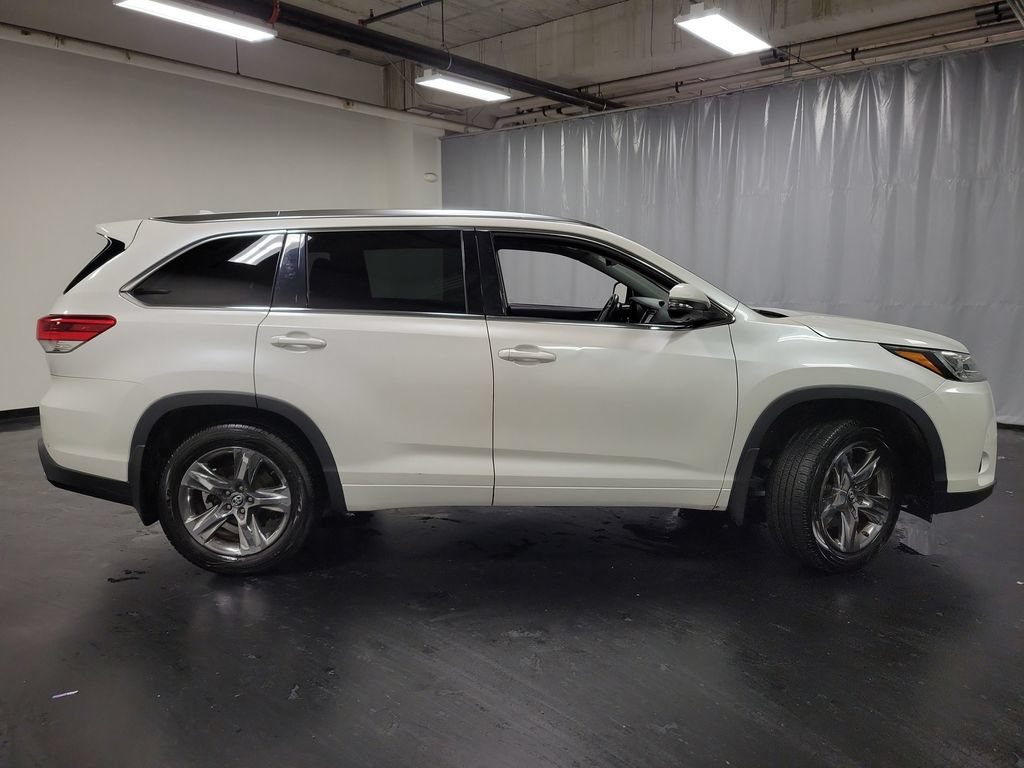 Used 2019 Toyota Highlander Limited Platinum AWD/4WD image 9