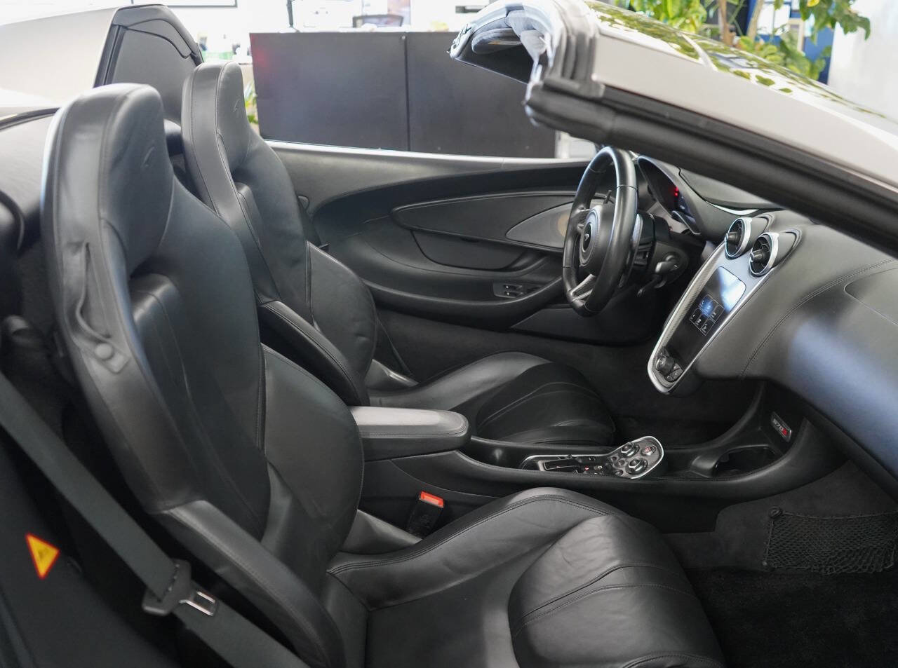 Used 2020 McLaren 570S Spider image 79