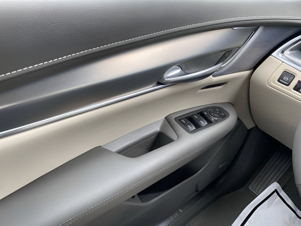 Certified 2025 Cadillac XT5 Premium Luxury AWD/4WD image 24