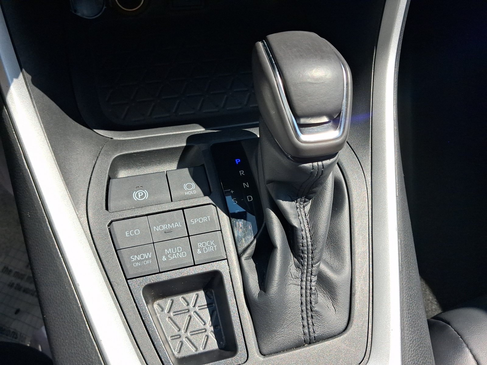 Used 2023 Toyota RAV4 XLE Premium AWD/4WD image 14