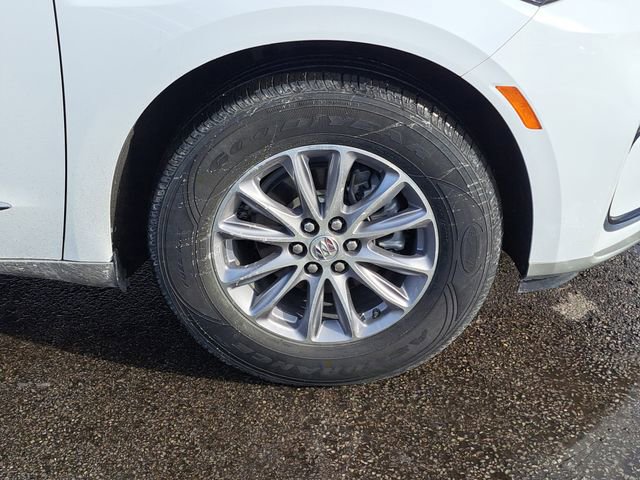 Used 2023 Buick Enclave Essence image 4