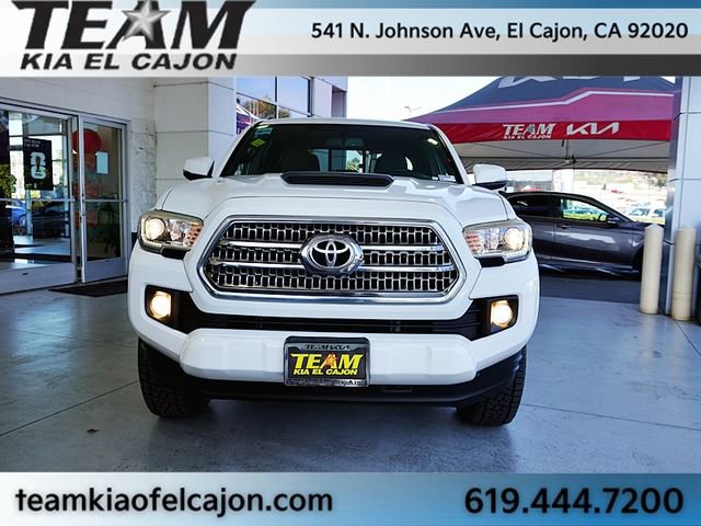 Used 2016 Toyota Tacoma TRD Sport w/ Towing Package RWD image 4