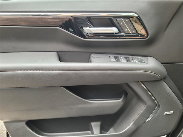 New 2025 Chevrolet Suburban Premier image 22