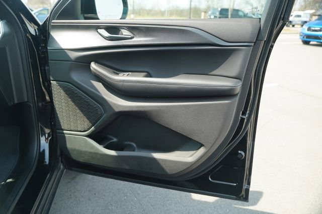 Used 2025 Jeep Grand Cherokee L Altitude image 22