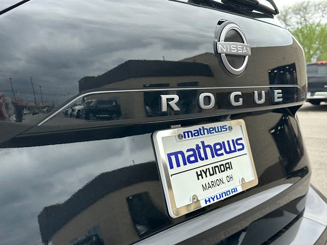 Used 2025 Nissan Rogue SV image 33