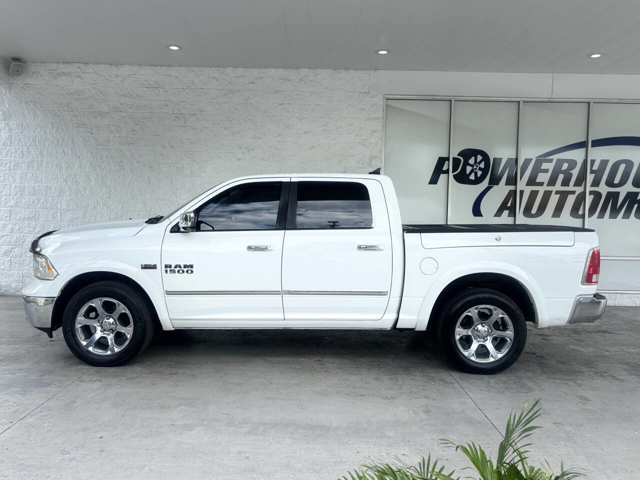 Used 2014 RAM 1500 Laramie w/ Convenience Group image 6