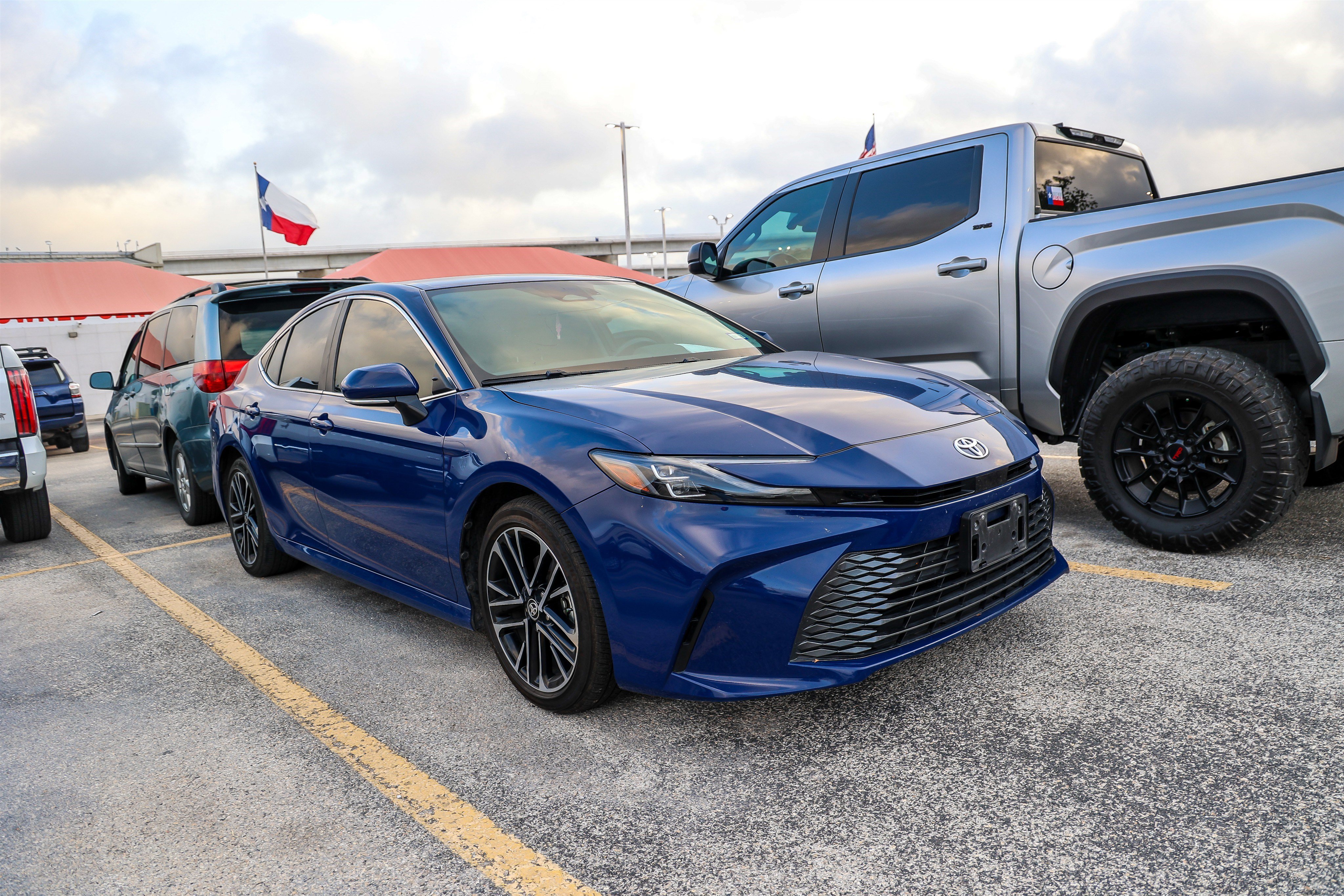 Certified 2025 Toyota Camry XLE FWD image 5