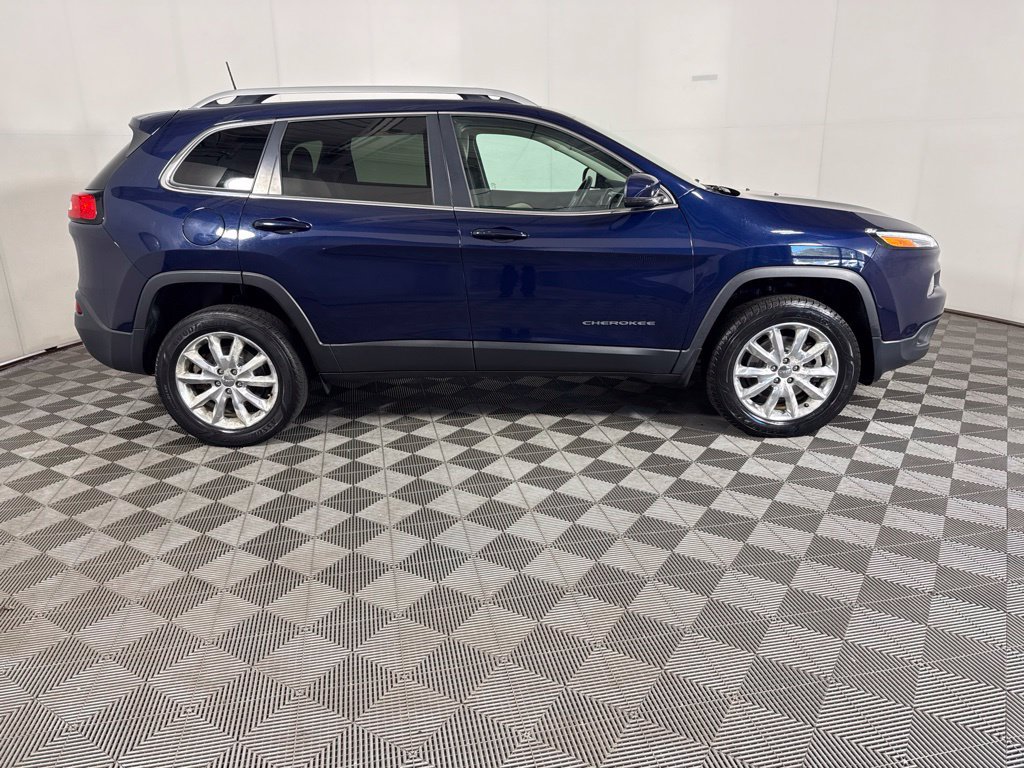 Used 2016 Jeep Cherokee Limited AWD/4WD image 12