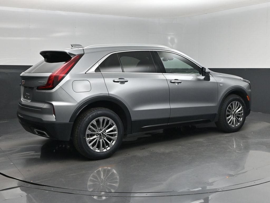 Used 2024 Cadillac XT4 Premium Luxury FWD image 3
