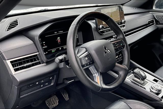 Used 2024 Mitsubishi Outlander SEL Black Edition image 16