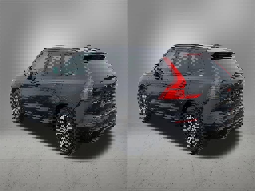 Certified 2025 Volvo XC60 T8 Core w/ Protection Package Premier image 4