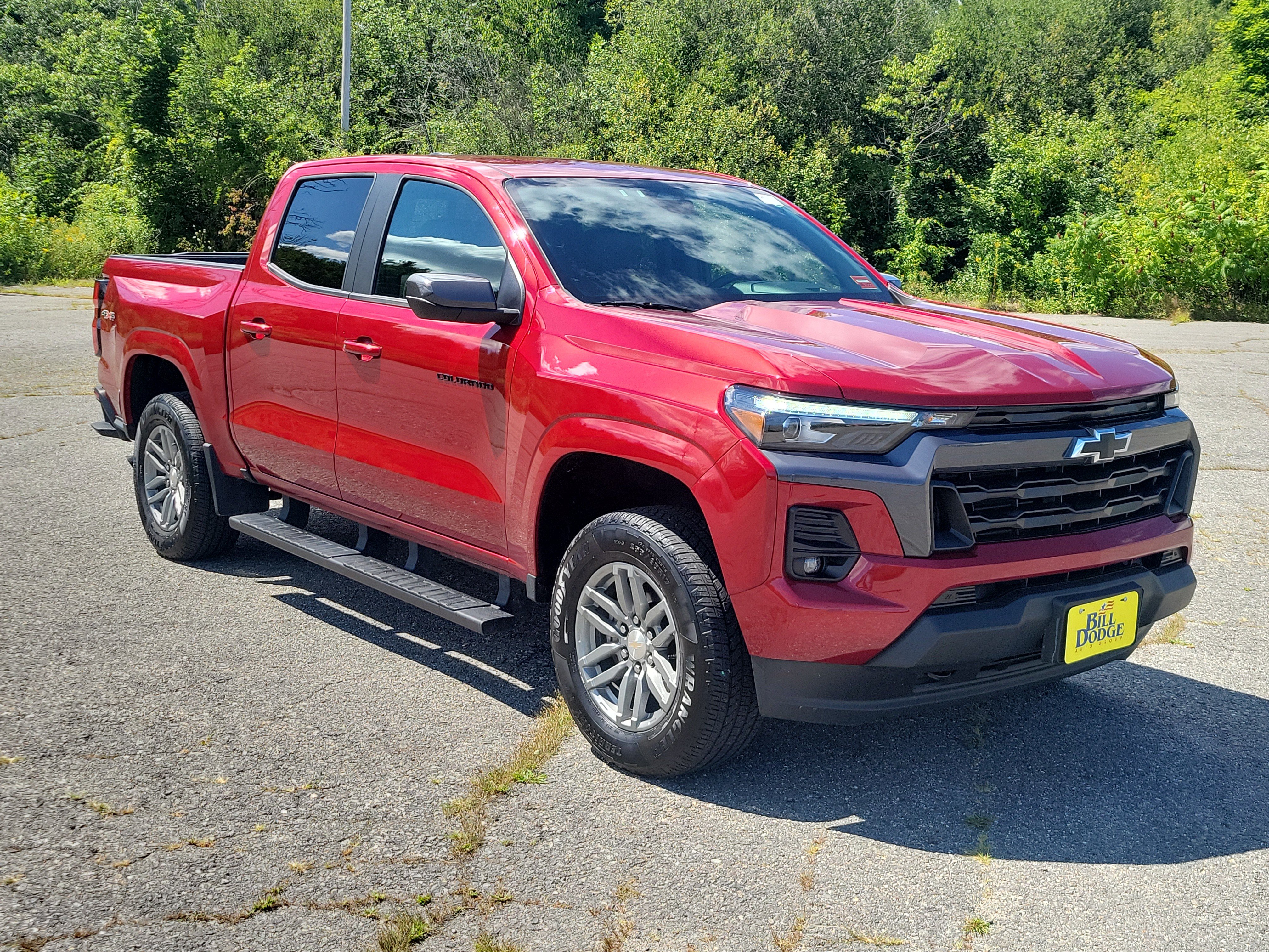 Used 2024 Chevrolet Colorado LT w/ LT Convenience Package III AWD/4WD image 3