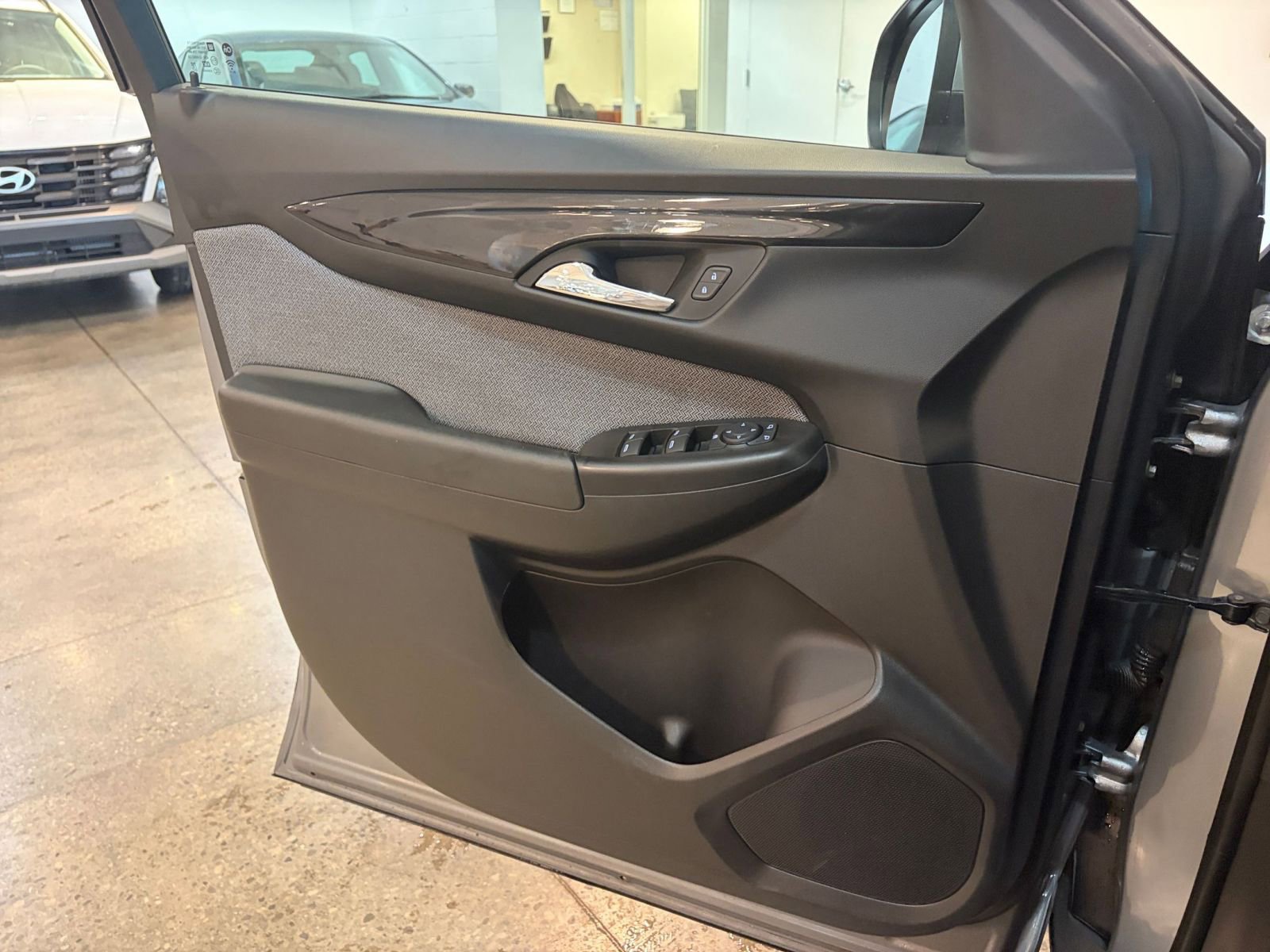 Used 2025 Chevrolet TrailBlazer LT image 20