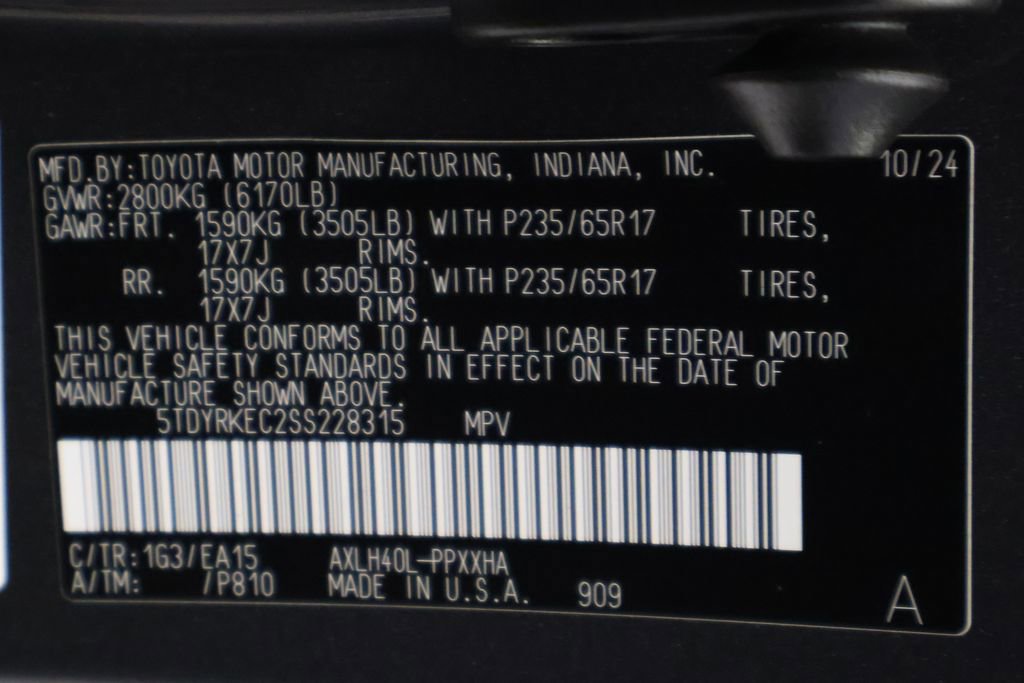Certified 2025 Toyota Sienna XLE FWD image 16
