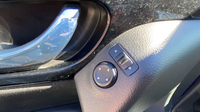 Used 2017 Nissan Rogue Sport SV w/ SV Premium Package image 19