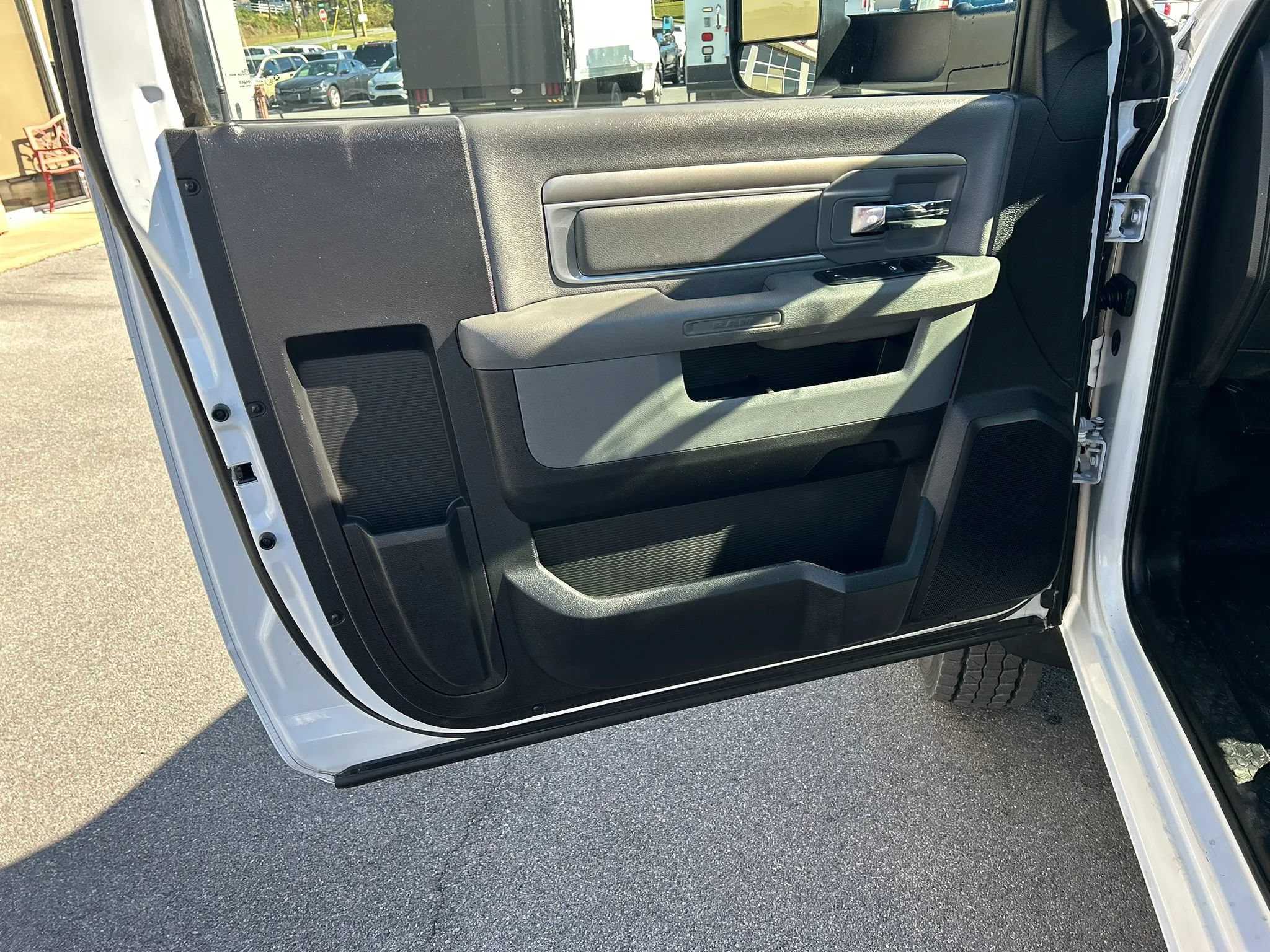 Used 2015 RAM 5500 Tradesman w/ Power Accessory Group AWD/4WD image 6