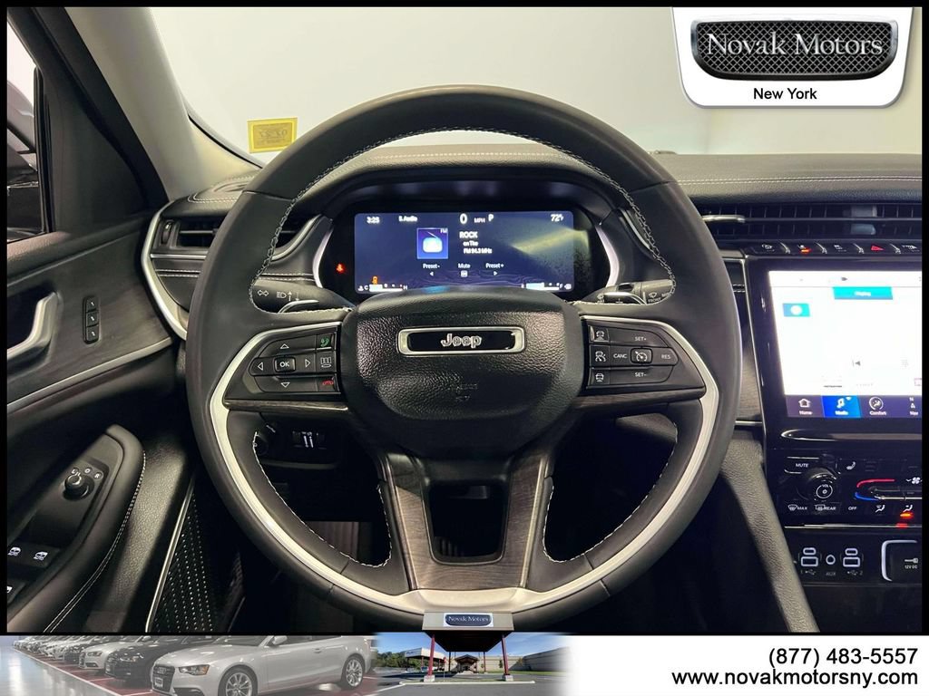 Used 2023 Jeep Grand Cherokee L Limited AWD/4WD image 16
