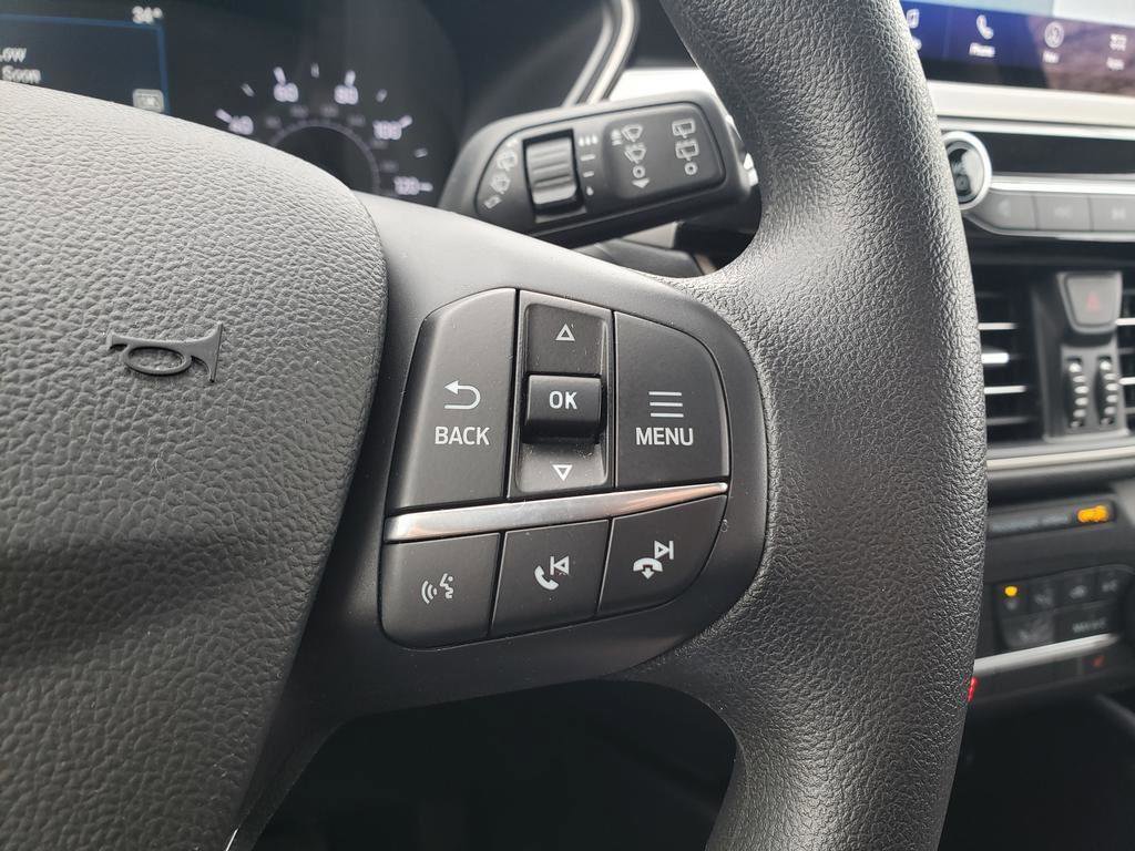 Used 2020 Ford Escape SE image 33