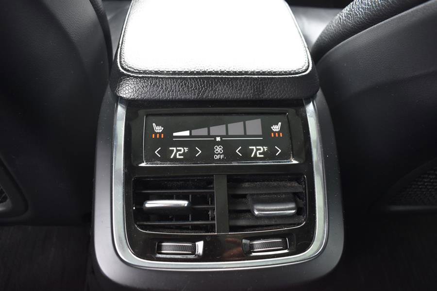 Used 2016 Volvo XC90 T6 Momentum w/ Momentum Plus Package image 26