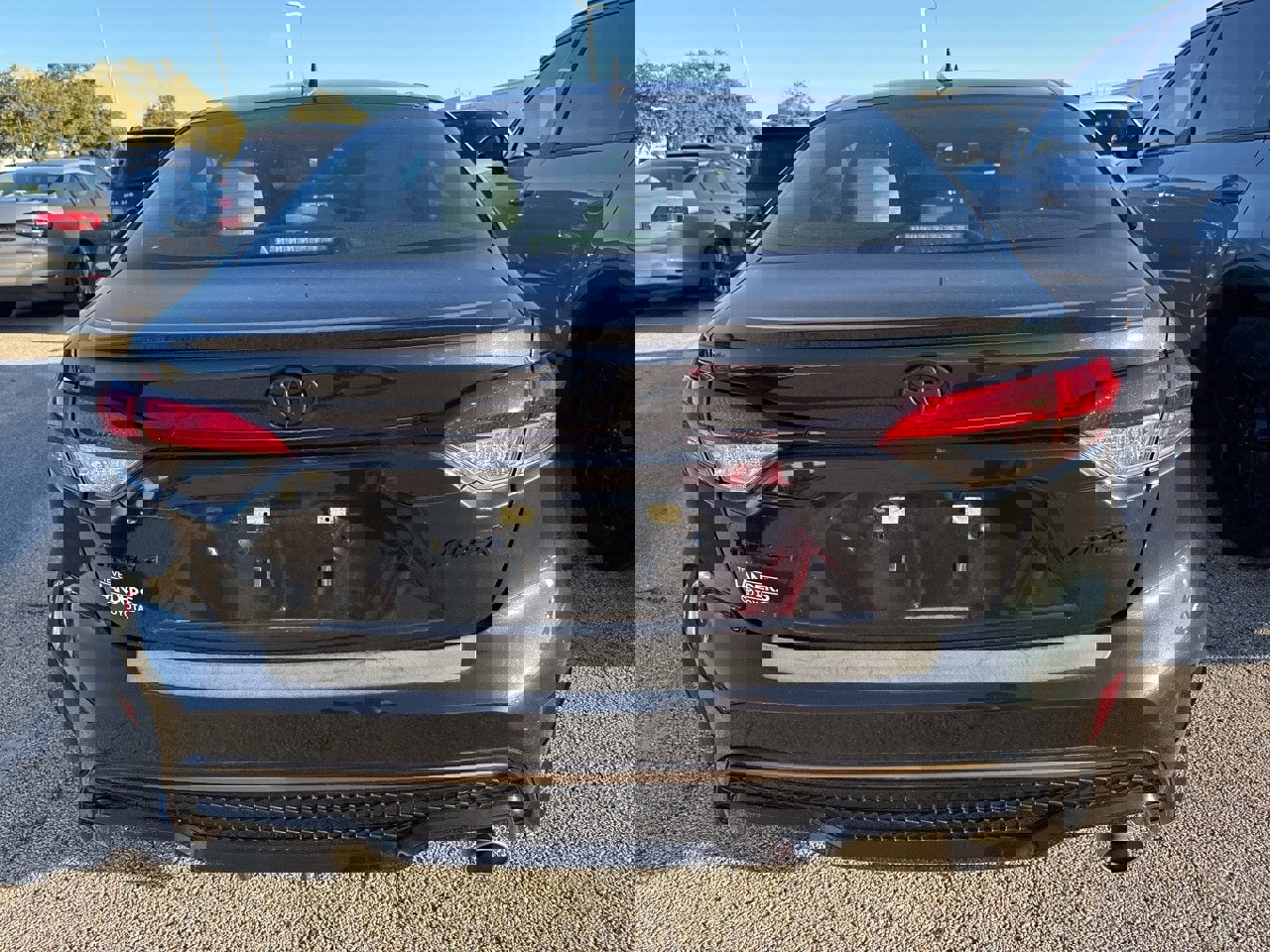 Used 2022 Toyota Corolla SE w/ Carpet Mat Package (TMS) image 6