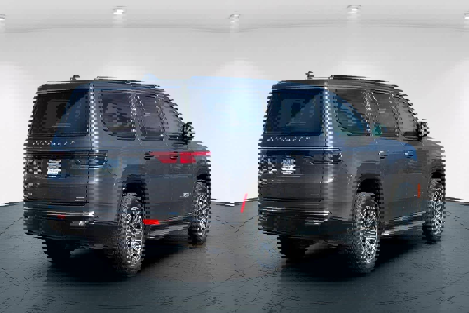 Used 2022 Jeep Wagoneer Series III w/ Convenience Group I image 2