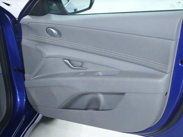 New 2024 Hyundai Elantra SEL w/ Convenience Package image 32