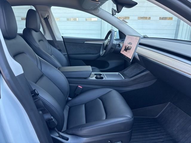 Used 2024 Tesla Model Y Performance image 12