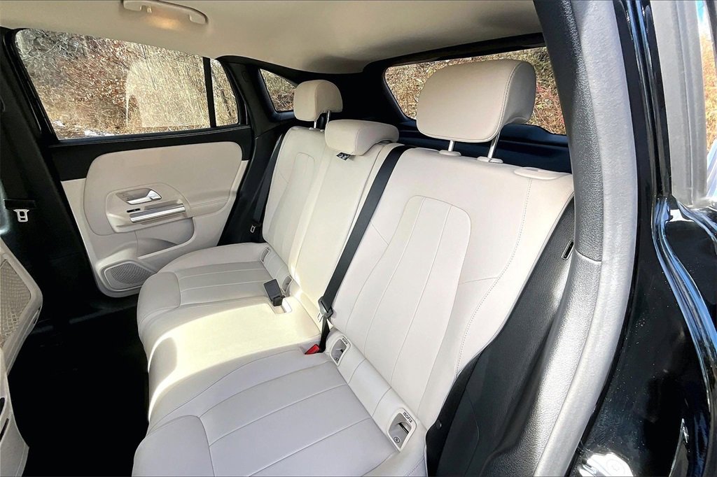 Certified 2022 Mercedes-Benz GLA 250 4MATIC image 28