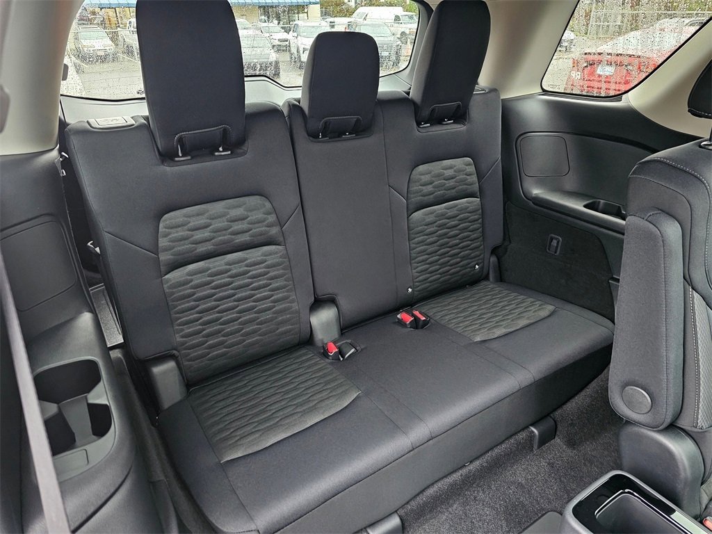 New 2025 Nissan Pathfinder SV w/ SV Premium Package image 29