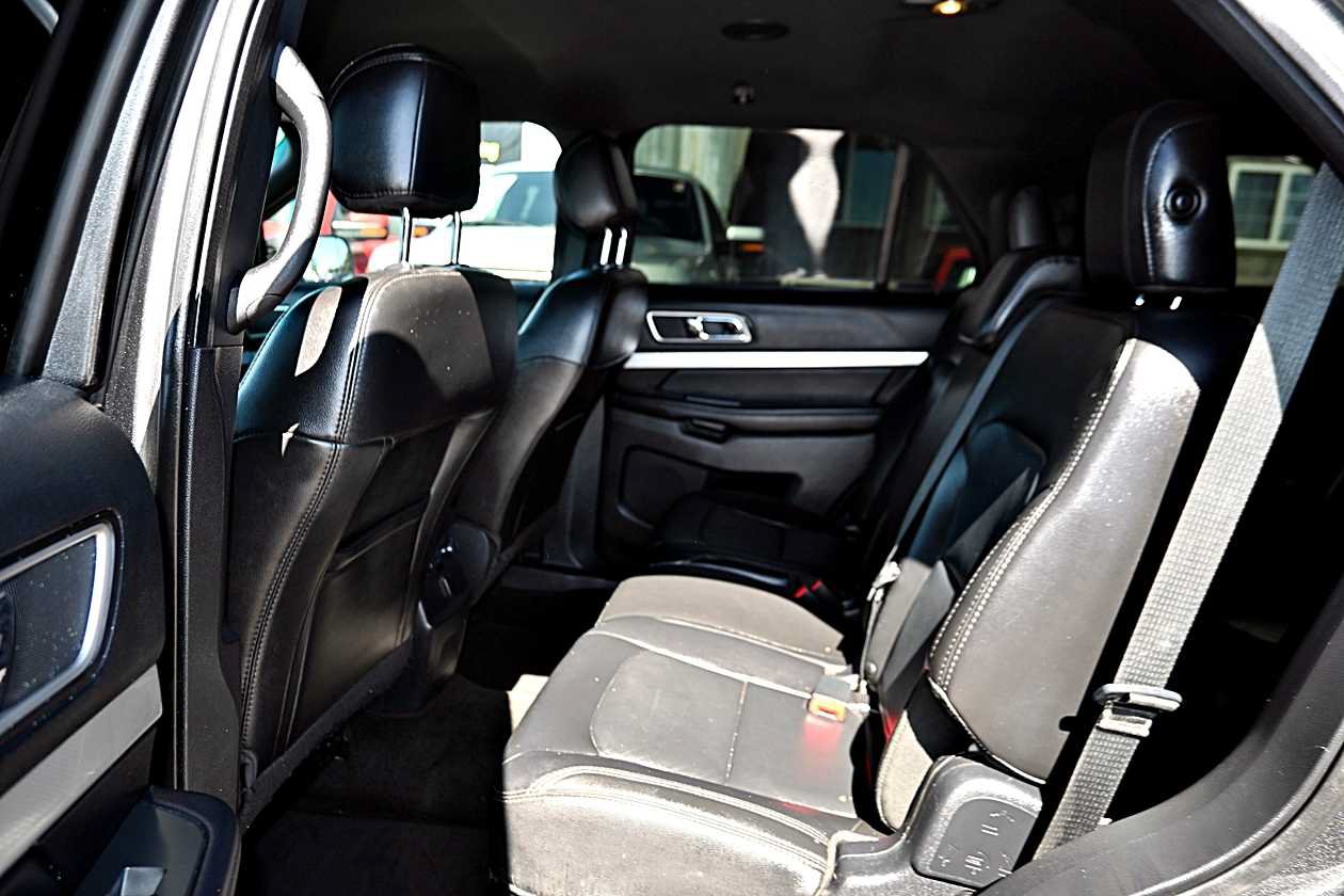 Used 2017 Ford Explorer XLT FWD image 11