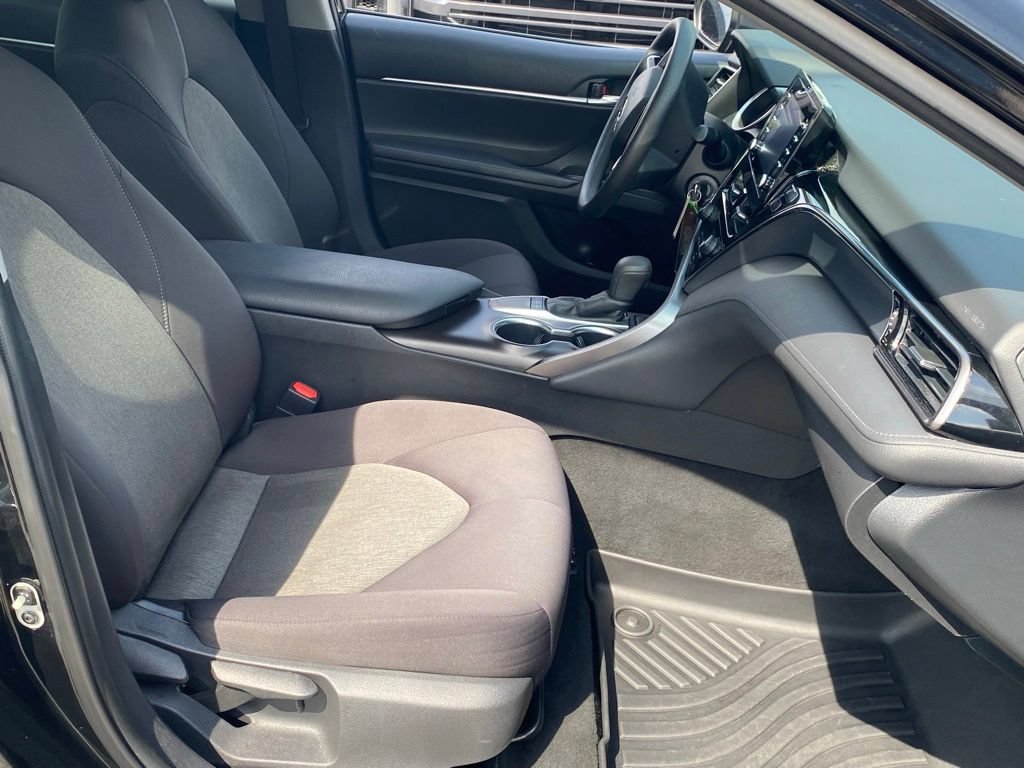 Used 2022 Toyota Camry LE FWD image 16
