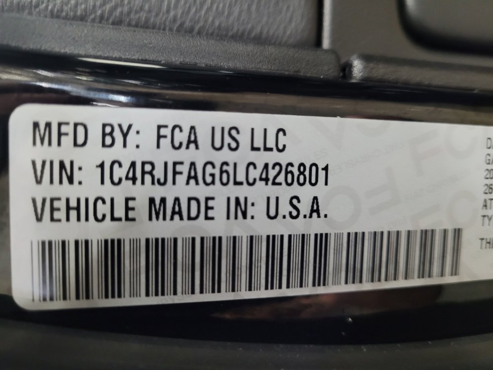 Used 2020 Jeep Grand Cherokee Altitude AWD/4WD image 33