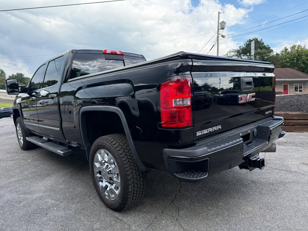 Used 2015 GMC Sierra 2500 Denali w/ Duramax Plus Package image 10