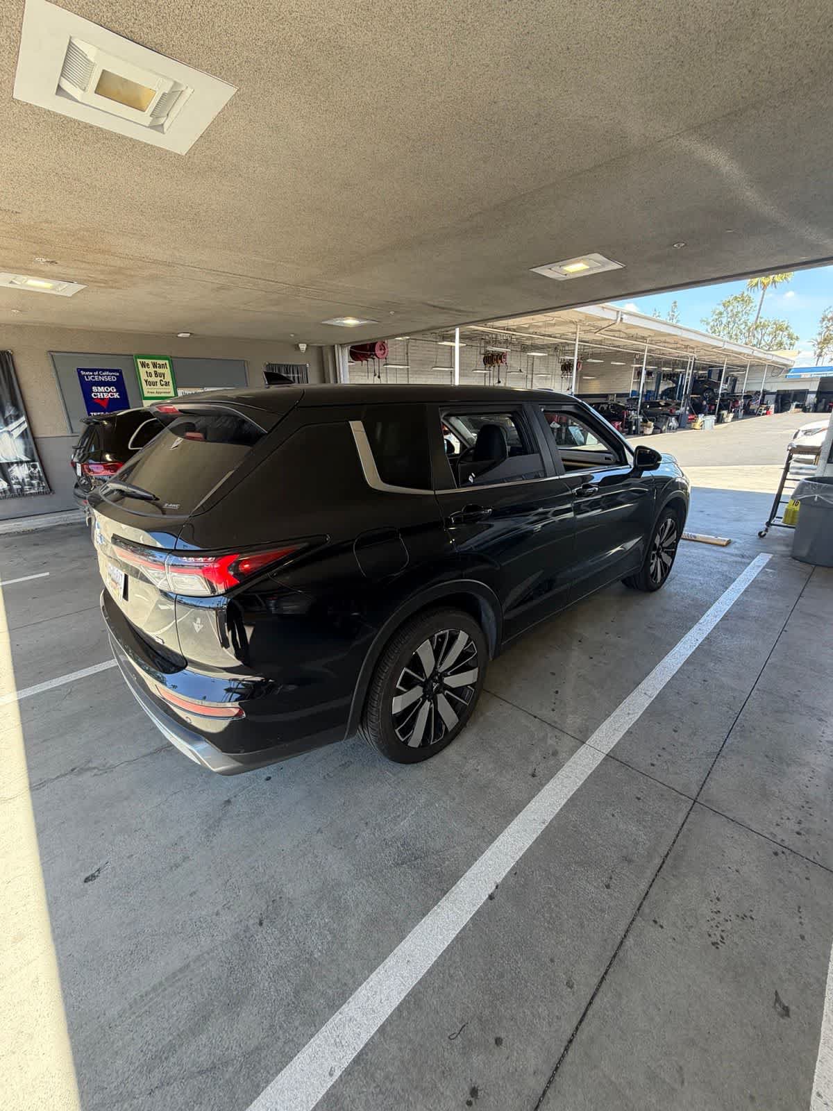 Used 2025 Mitsubishi Outlander SE AWD/4WD image 5